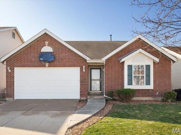 2749 Brookmeadow Drive, Belleville, IL 62221