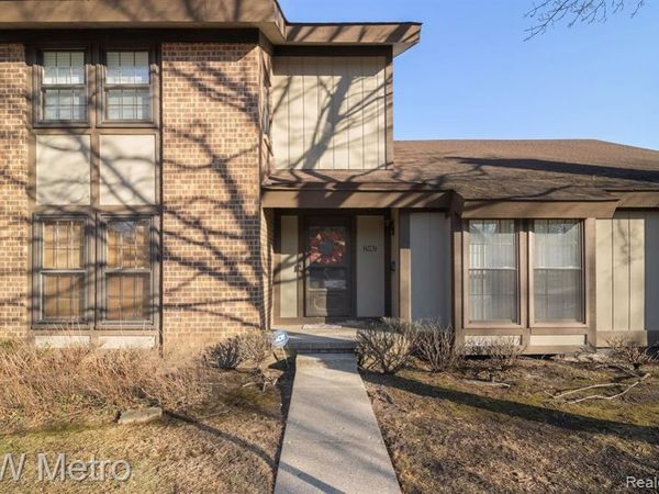 25062 Oakbrooke Drive, Southfield, MI 48033