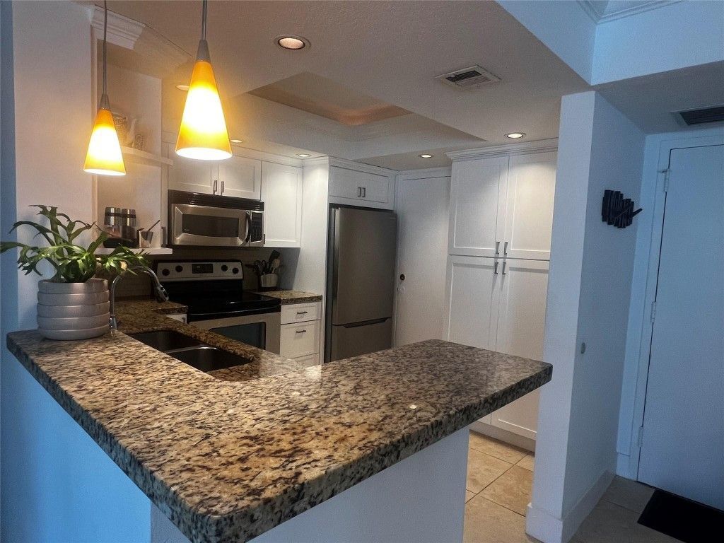 1170 N Federal Highway, Unit 311, Fort Lauderdale, FL 33304 Photo