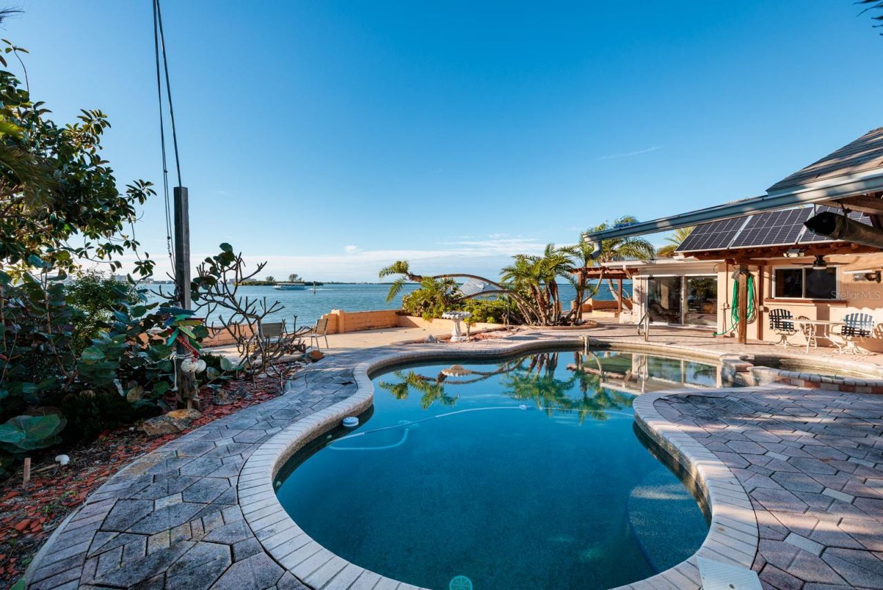 1844 Venetian Point Drive, Clearwater, FL 33755 Photo