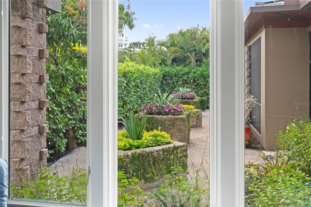 1804 N Lake Shore Drive, Sarasota, FL 34231 Photo