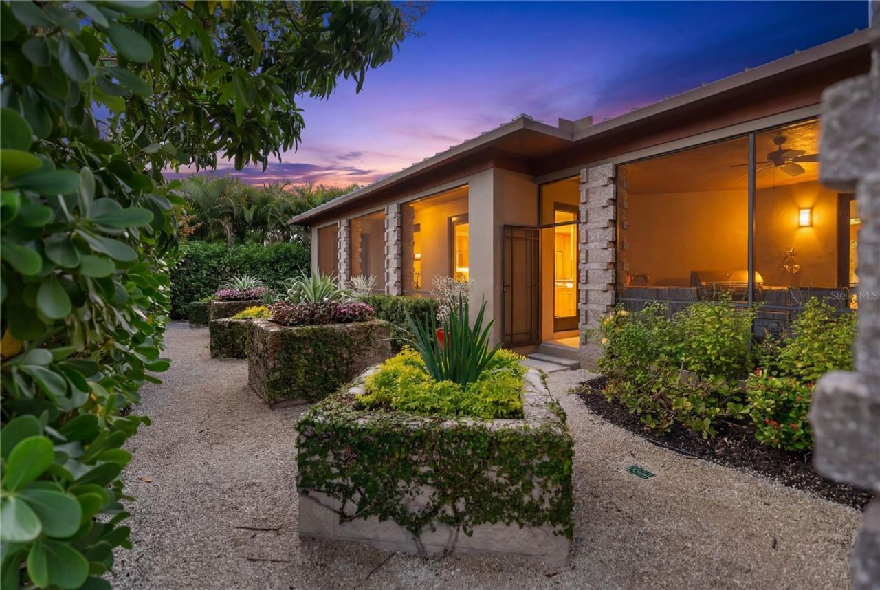 1804 N Lake Shore Drive, Sarasota, FL 34231 Photo