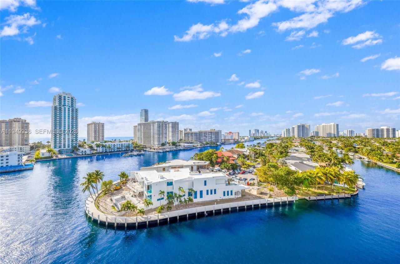 137 Golden Isles Dr, Unit 508, Hallandale Beach, FL 33009 Photo