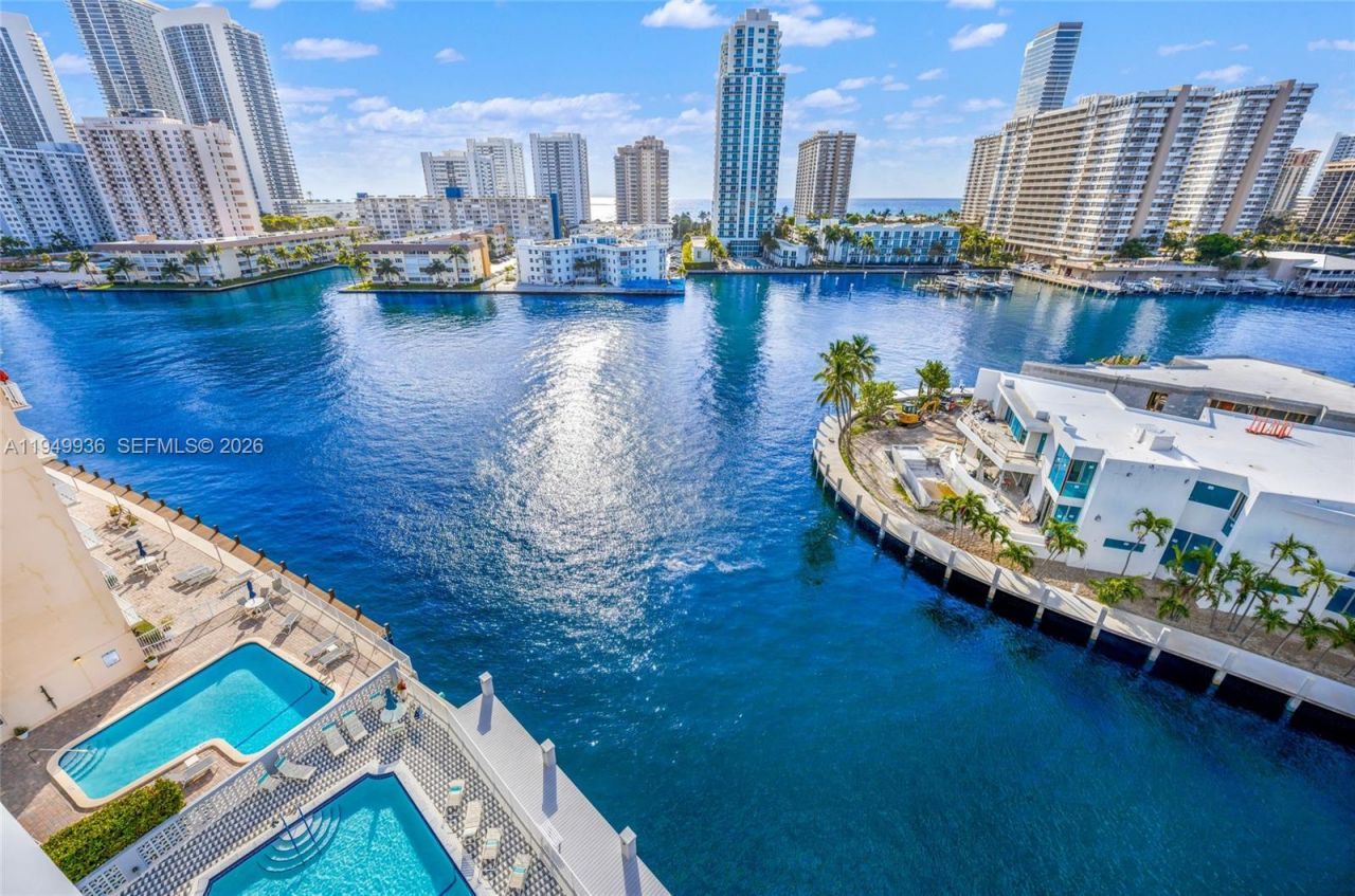 137 Golden Isles Dr, Unit 508, Hallandale Beach, FL 33009 Photo