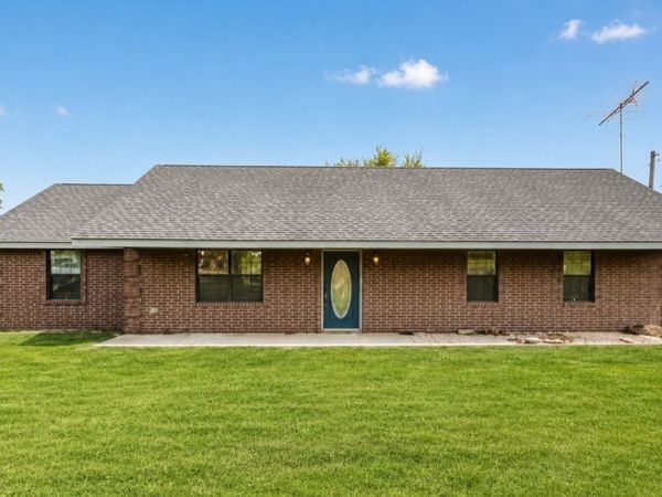 711 E Iowa Street, Whitefield, OK 74472