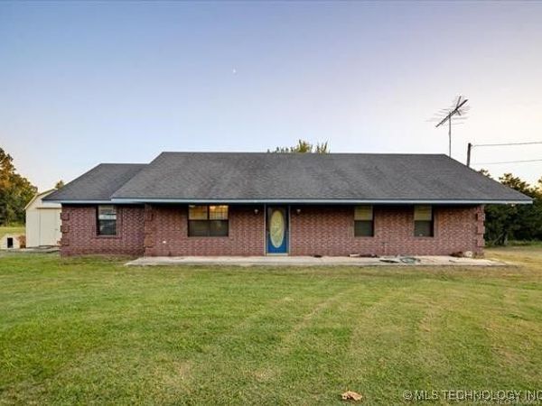 711 E Iowa Street, Whitefield, OK 74472