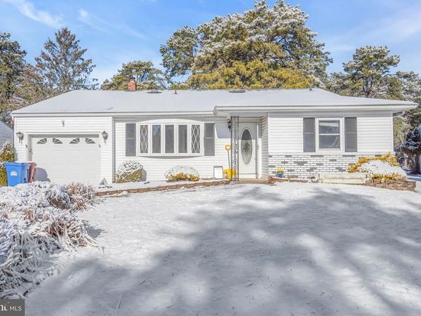 3 WHITAKER DRIVE, TOMS RIVER, NJ 08757