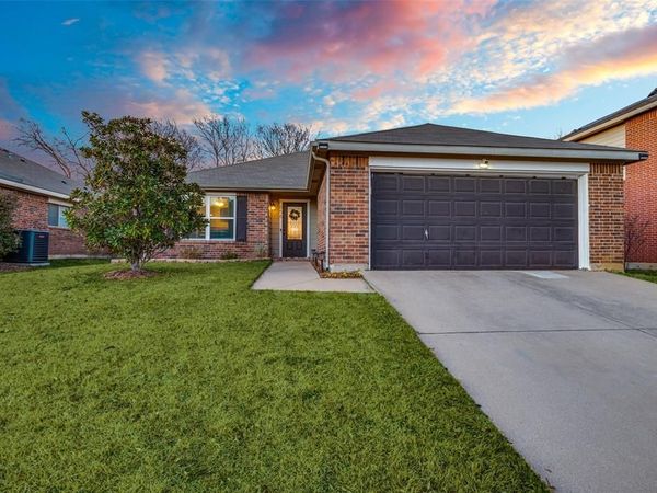 656 Condor Trail, Saginaw, TX 76131