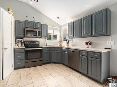 8402 Hanover Street, Omaha, NE 68122