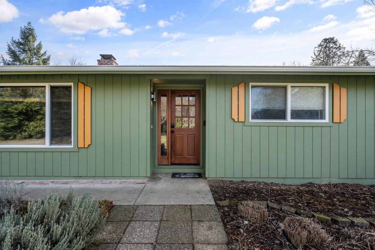 427 Lofland Lane, Williams, OR 97544 Main Photo