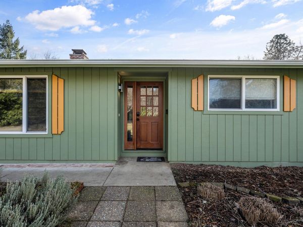 427 Lofland Lane, Williams, OR 97544