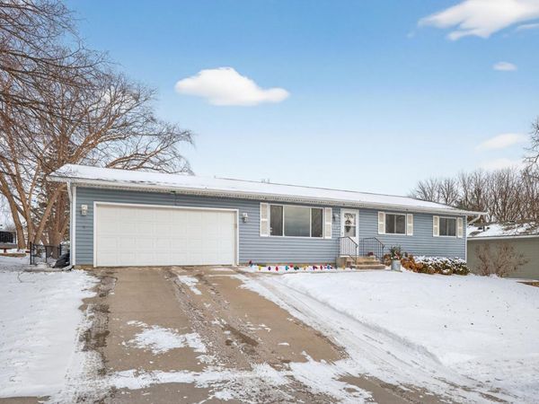 615 Meadow Run Drive SW, Rochester, MN 55902