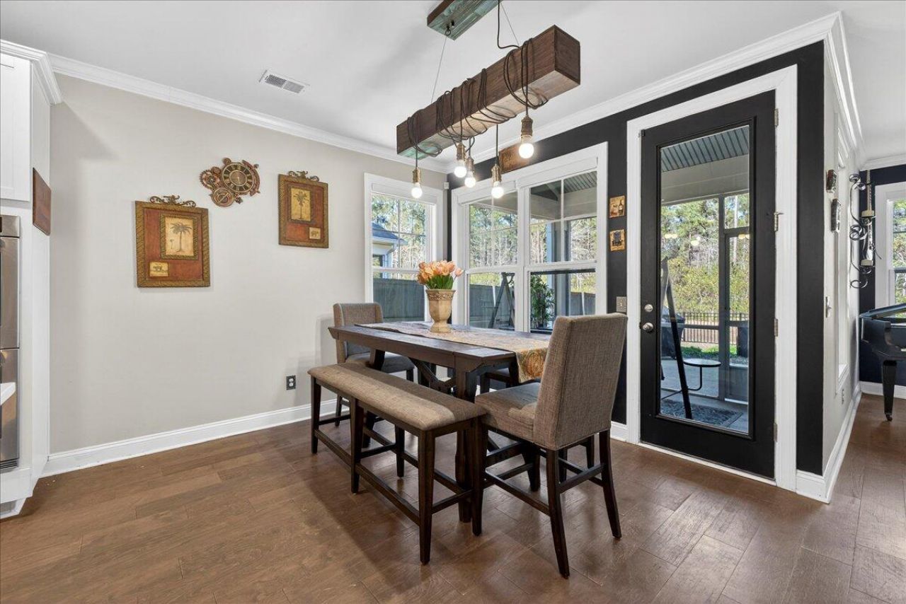 212 Shortmarsh Street Photo 10