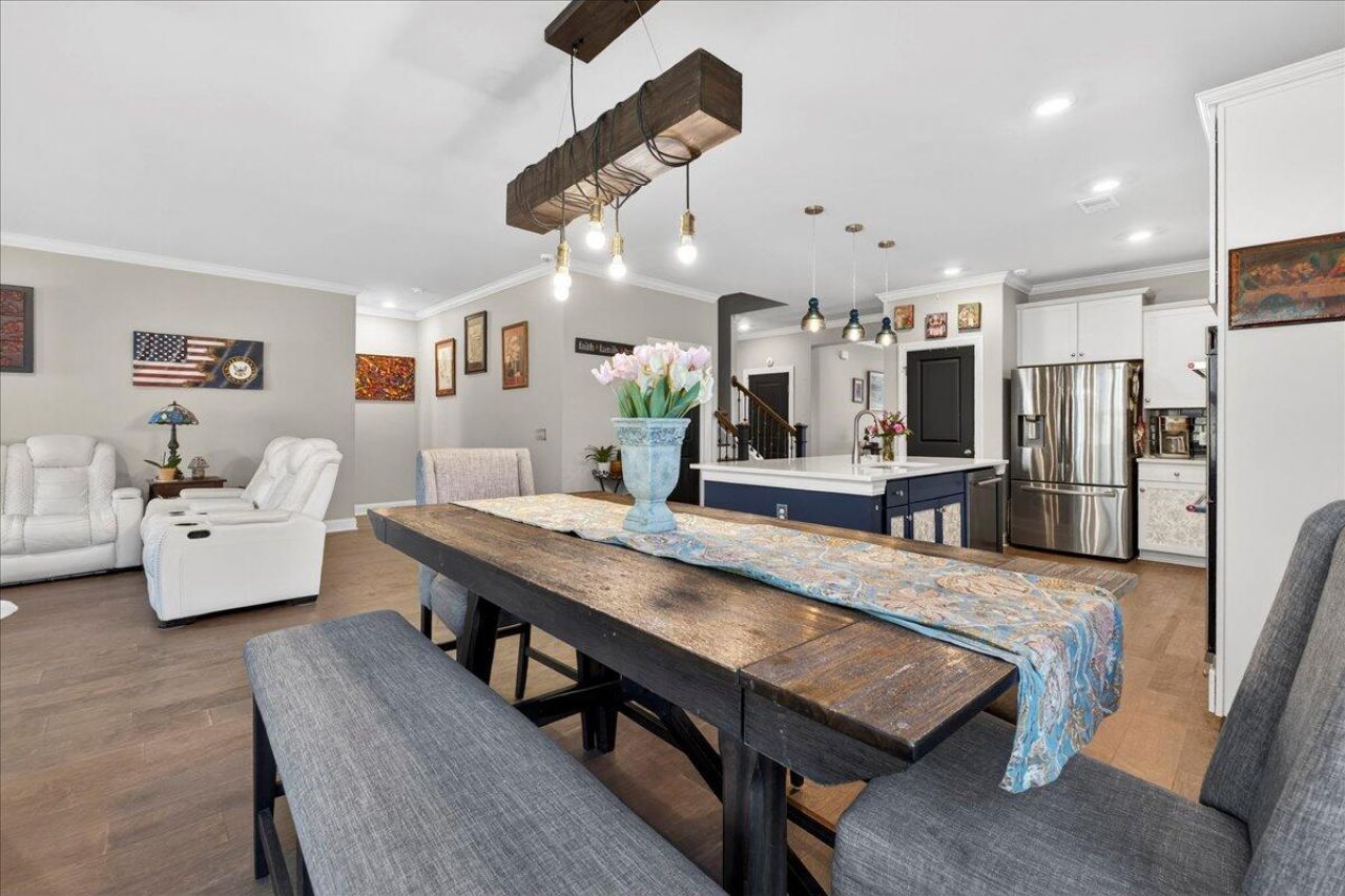 212 Shortmarsh Street Photo 11