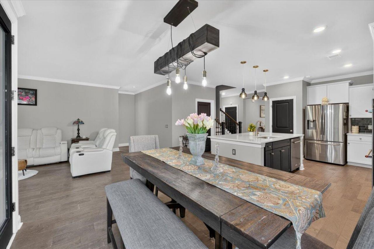 212 Shortmarsh Street Photo 12