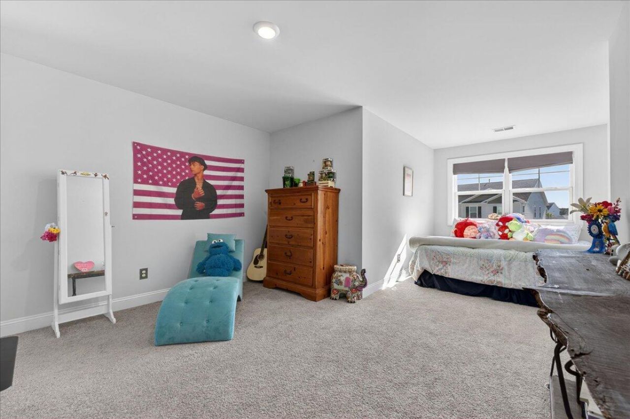 212 Shortmarsh Street Photo 20