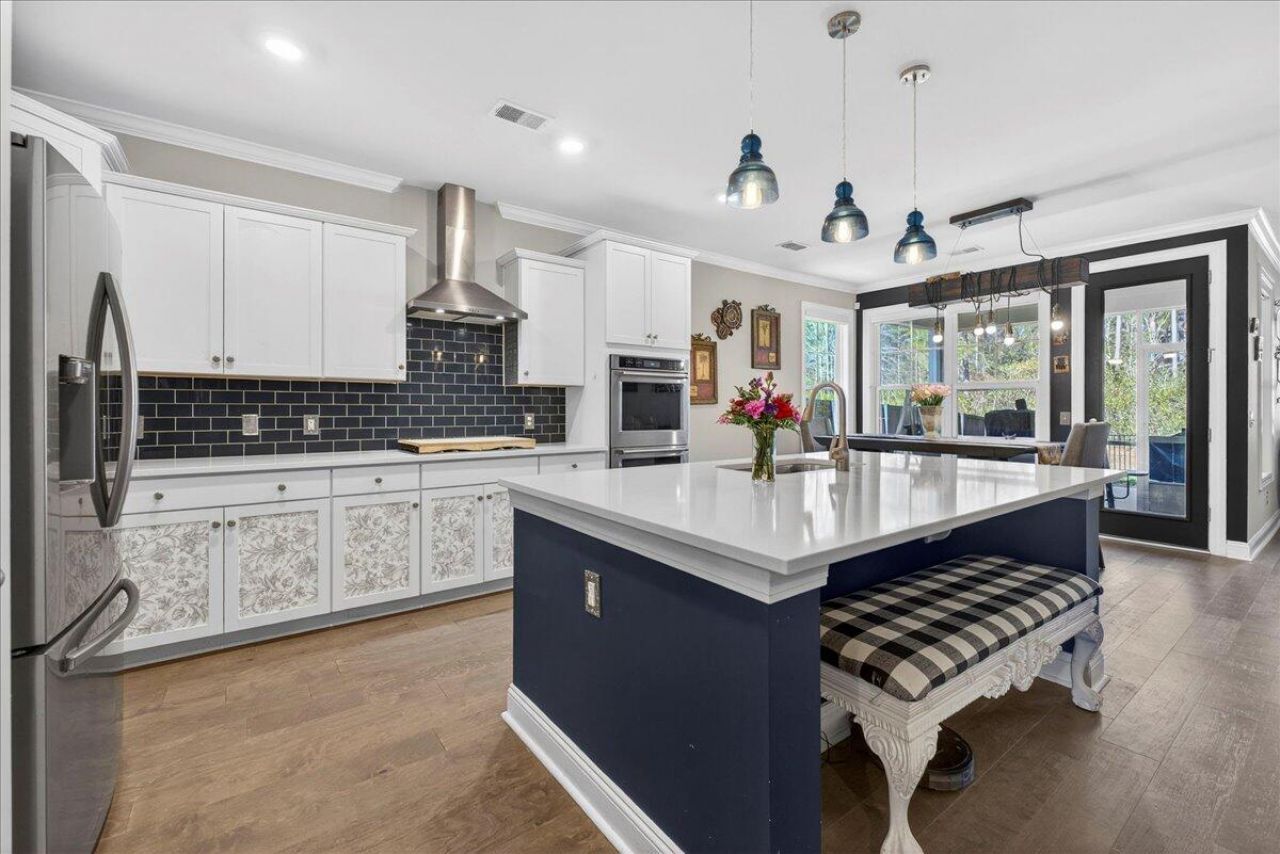 212 Shortmarsh Street Photo 5