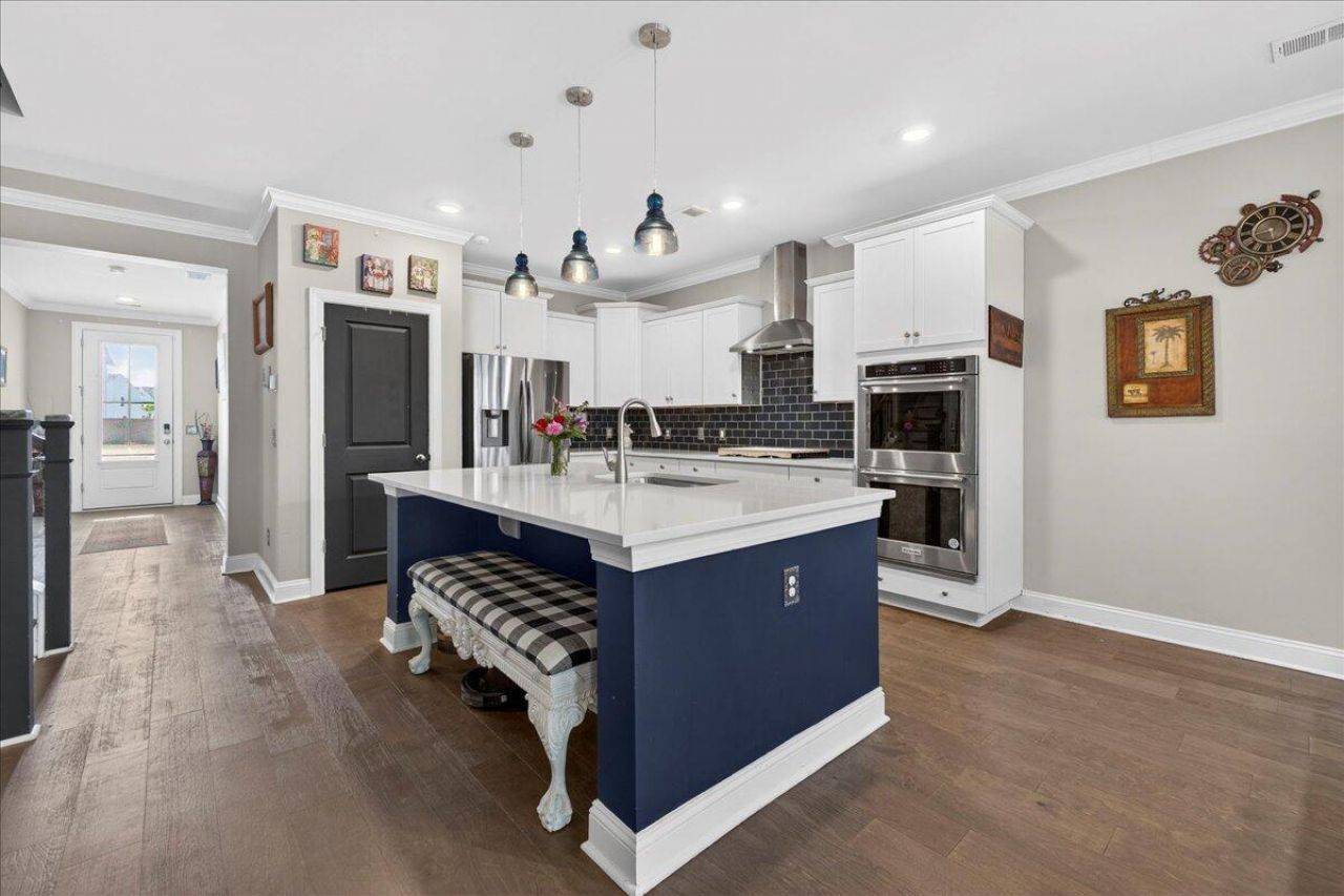 212 Shortmarsh Street Photo 6