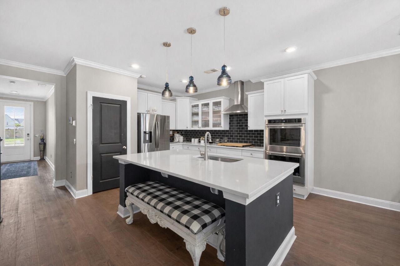 212 Shortmarsh Street Photo 7