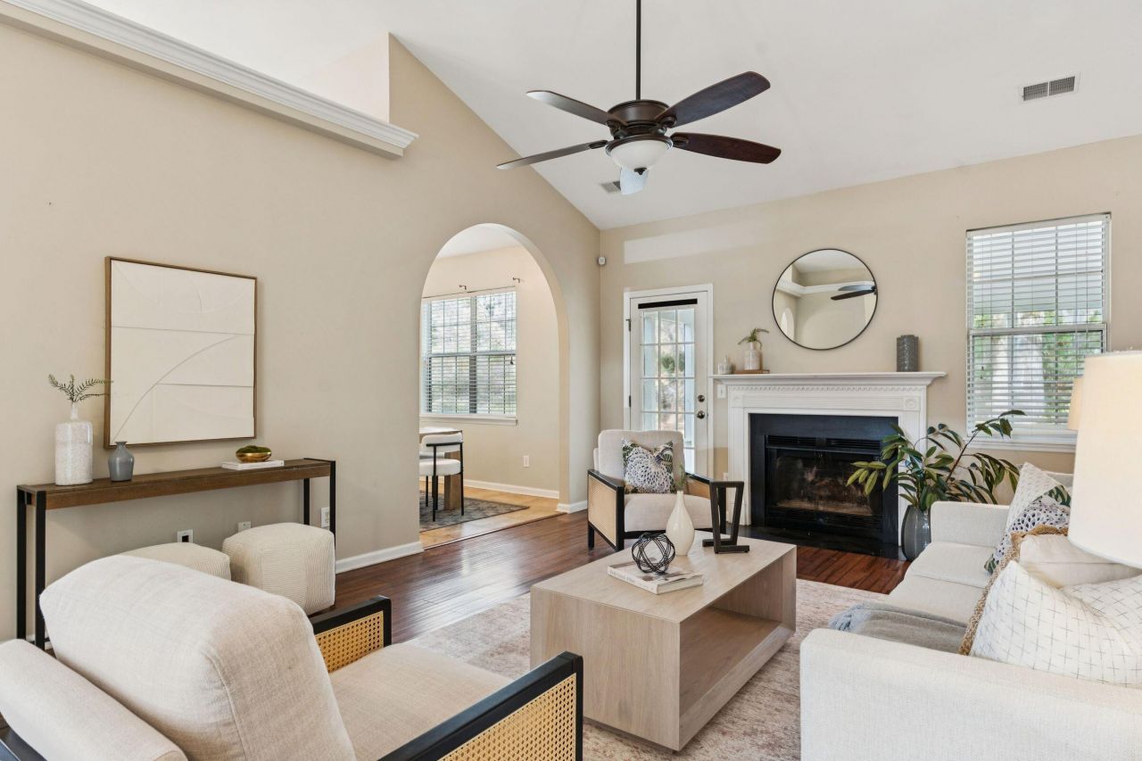 3261 Heathland Way Photo 4