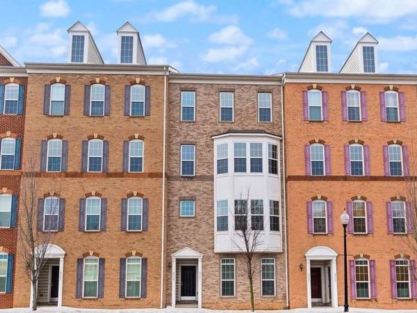 9541 CENTER STREET, MANASSAS, VA 20110