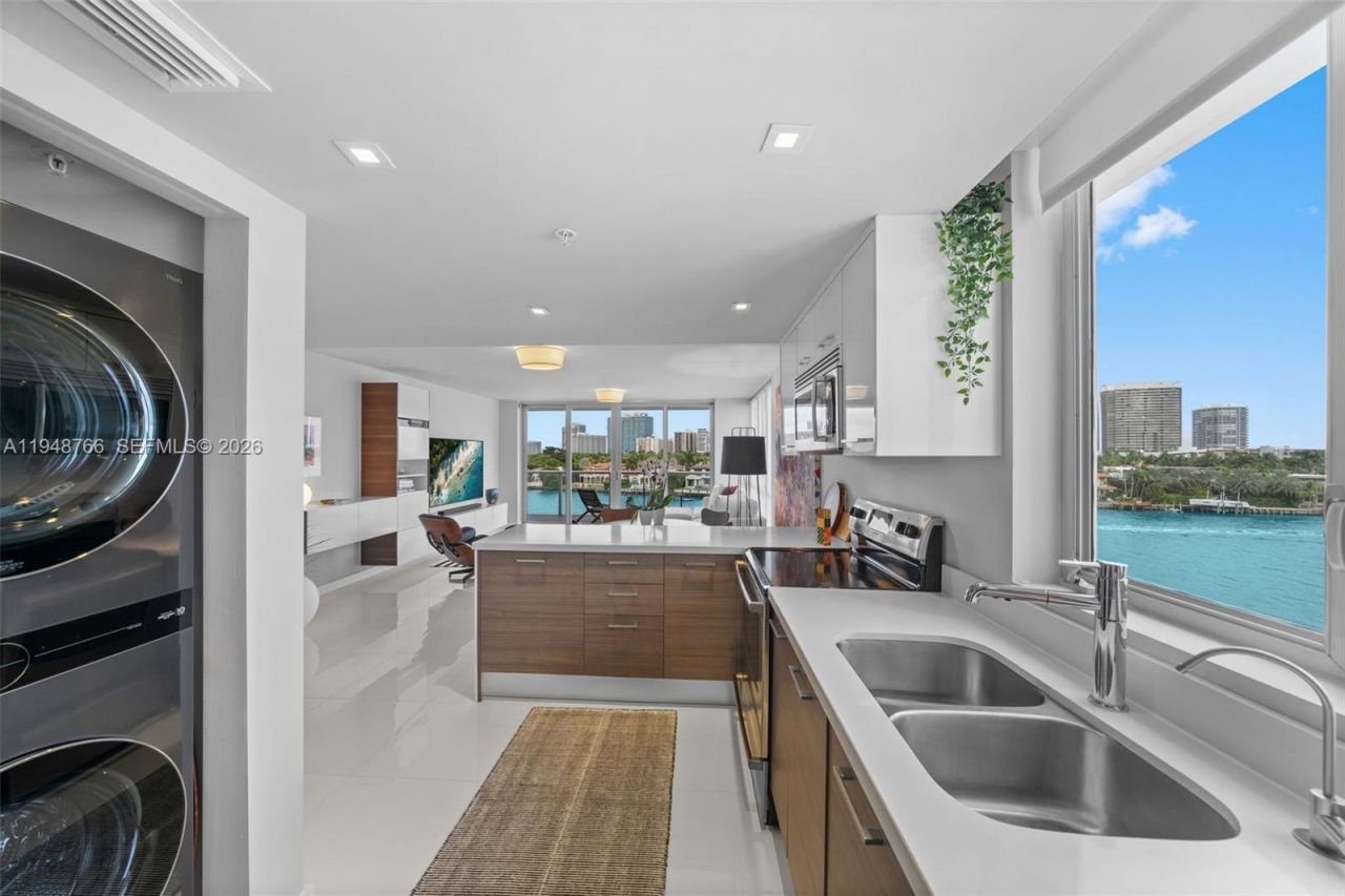 9901 E Bay Harbor Dr, Unit 601, Bay Harbor Islands, FL 33154 Photo