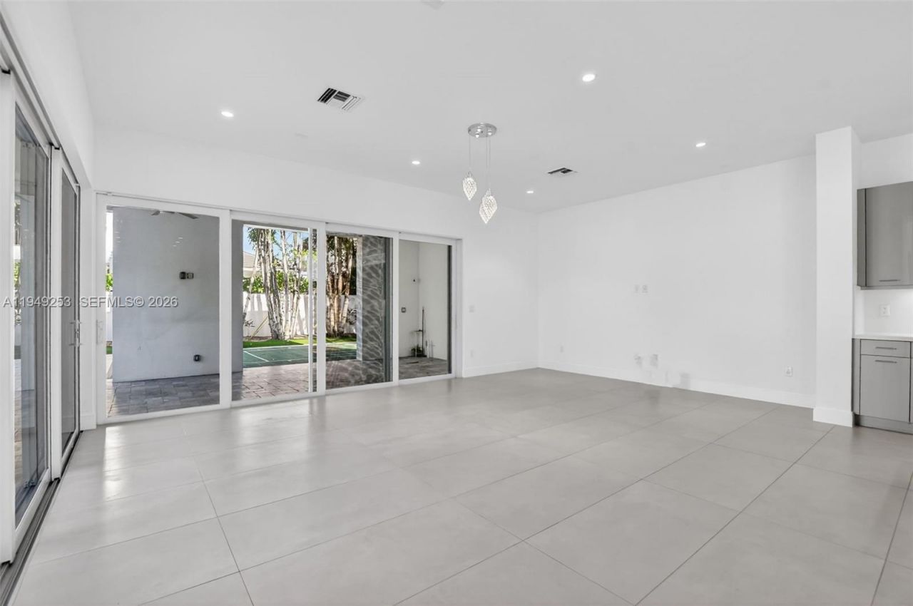 201 NE 6th St, Boca Raton, FL 33432 Photo