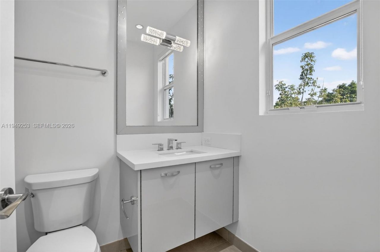 201 NE 6th St, Boca Raton, FL 33432 Photo