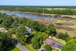 821 Longbranch Drive photo 4