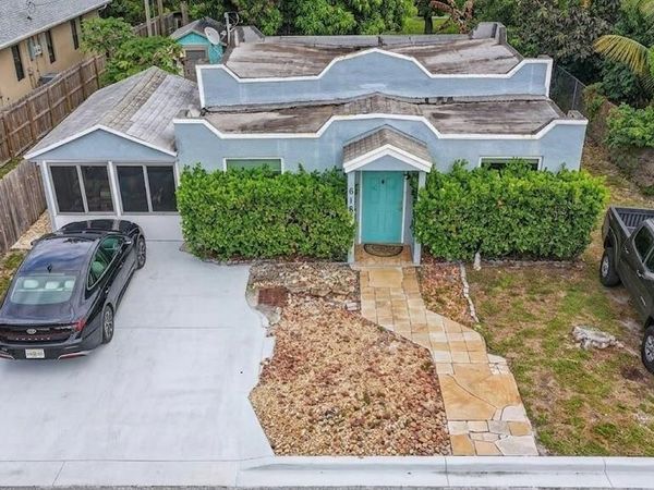 618 S Pine Street, Lake Worth Beach, FL 33460