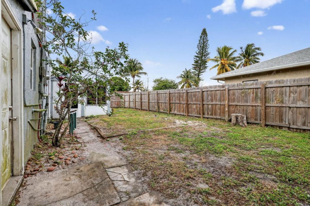 618 S Pine Street, Lake Worth Beach, FL 33460 Photo