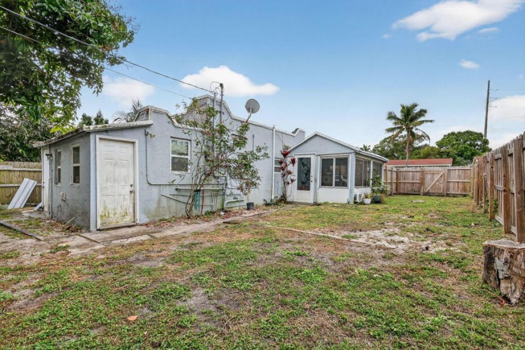 618 S Pine Street, Lake Worth Beach, FL 33460 Photo