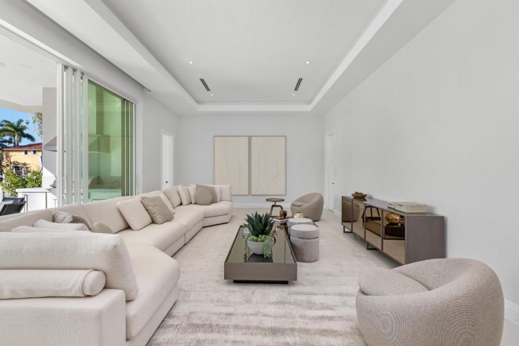 810 NE 70th Street, Boca Raton, FL 33487 Photo