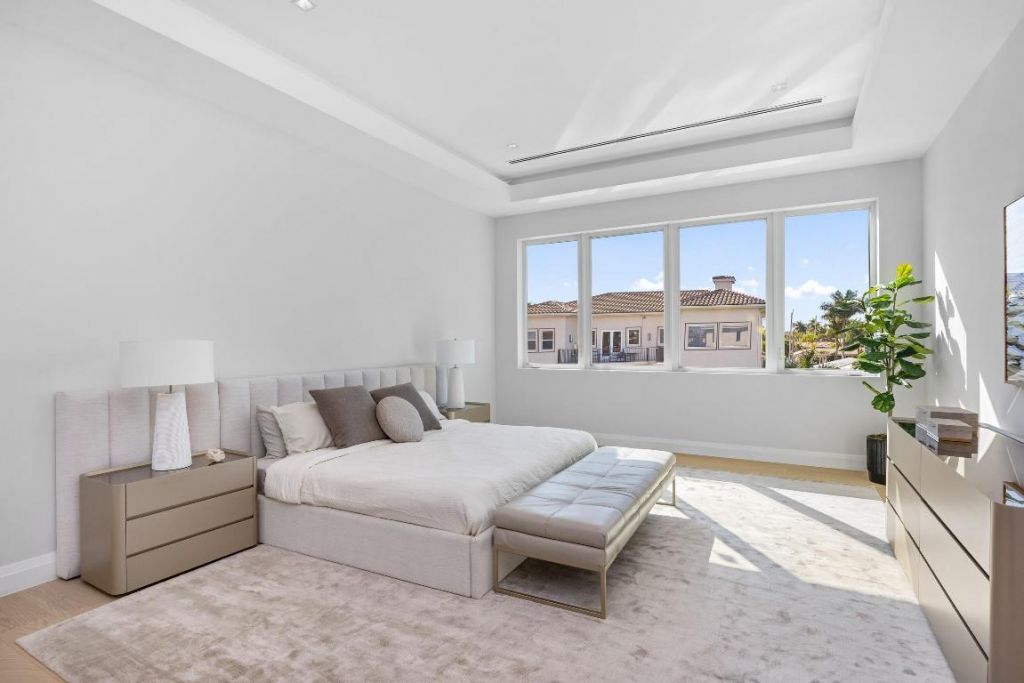 810 NE 70th Street, Boca Raton, FL 33487 Photo