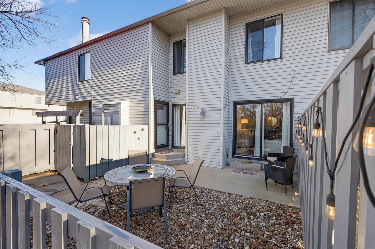 2327 Skyline Drive, Waterloo, IA 50701 Main Photo