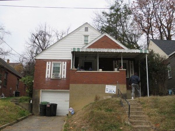 2145 Village Dr, Pittsburgh, PA 15221