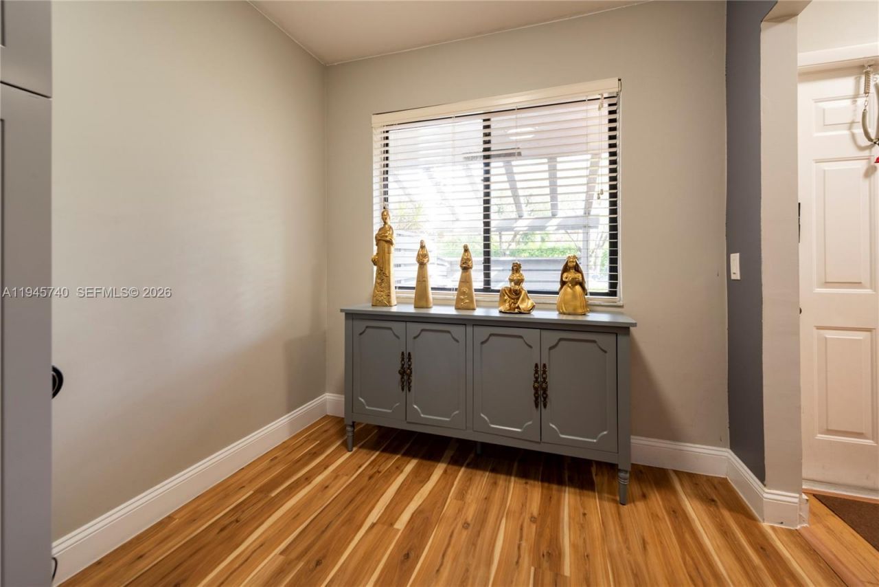 459 Lakeview Dr, Unit 1, Weston, FL 33326 Photo