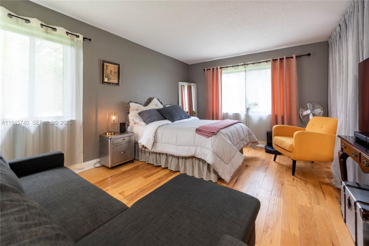 459 Lakeview Dr, Unit 1, Weston, FL 33326 Photo