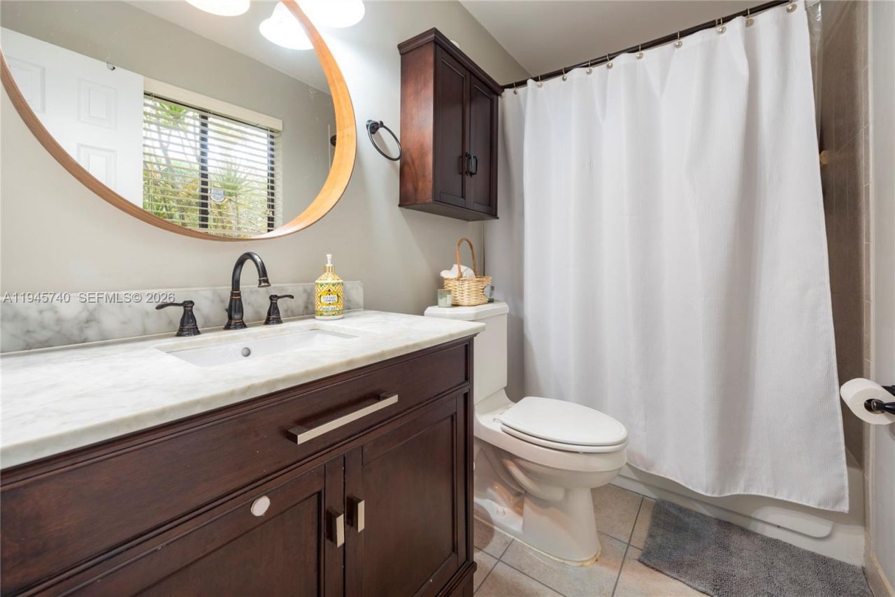 459 Lakeview Dr, Unit 1, Weston, FL 33326 Photo