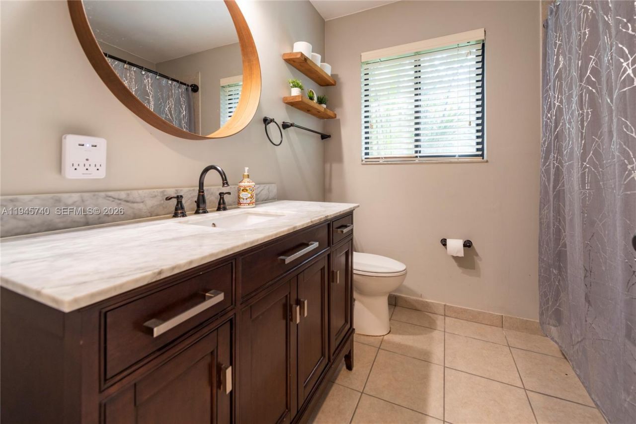 459 Lakeview Dr, Unit 1, Weston, FL 33326 Photo