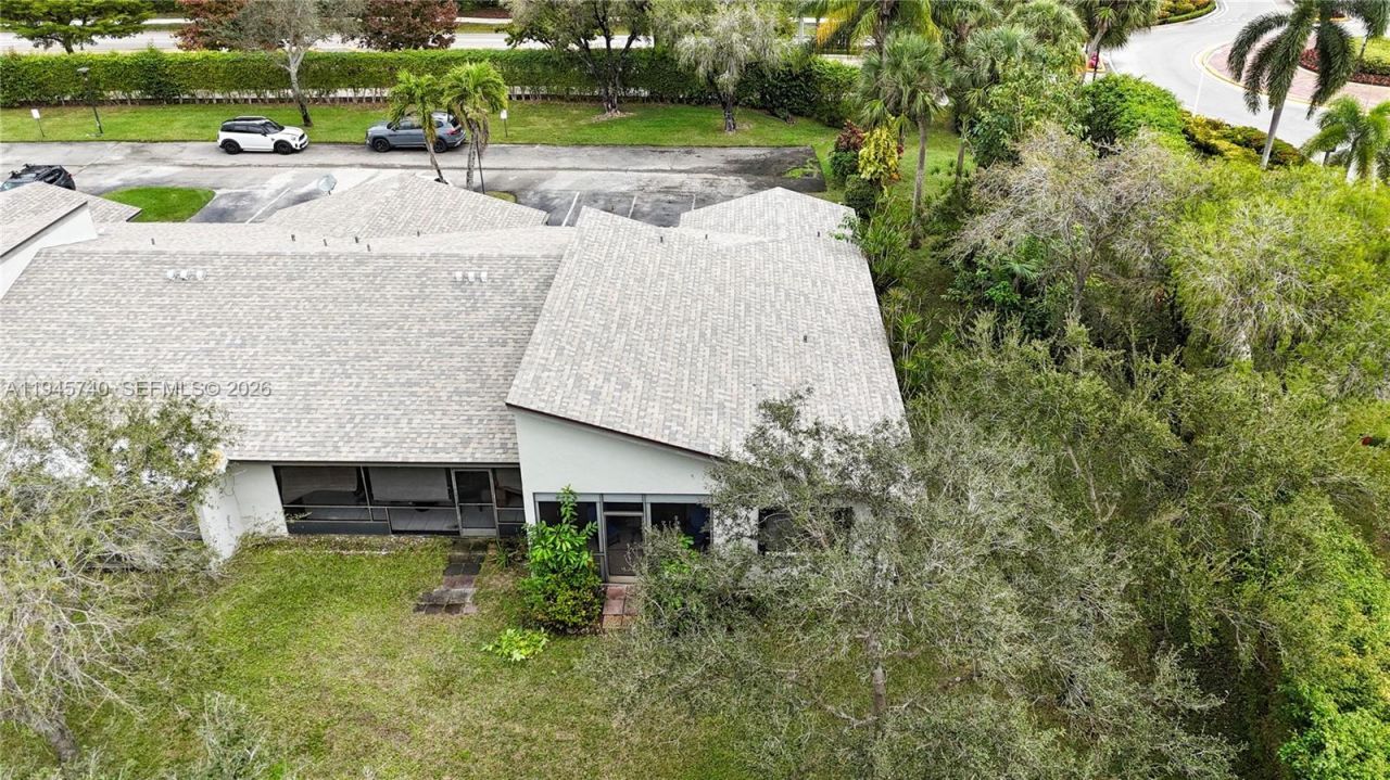 459 Lakeview Dr, Unit 1, Weston, FL 33326 Photo