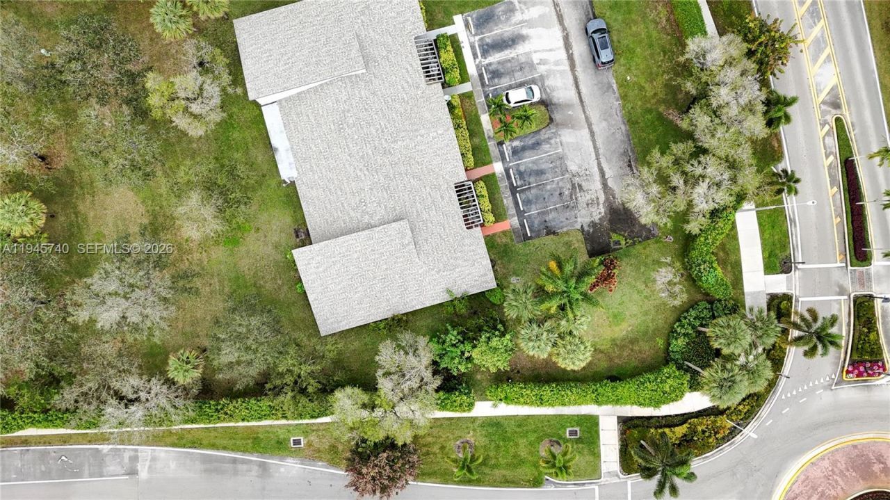 459 Lakeview Dr, Unit 1, Weston, FL 33326 Photo