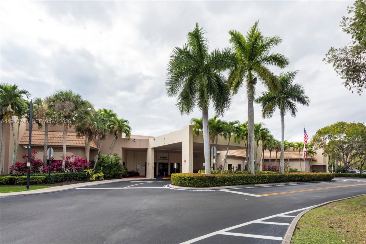 459 Lakeview Dr, Unit 1, Weston, FL 33326 Photo