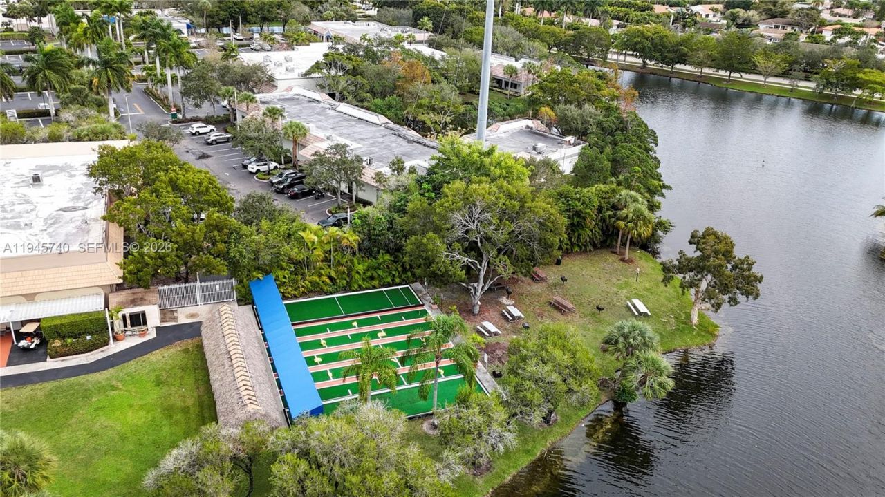 459 Lakeview Dr, Unit 1, Weston, FL 33326 Photo