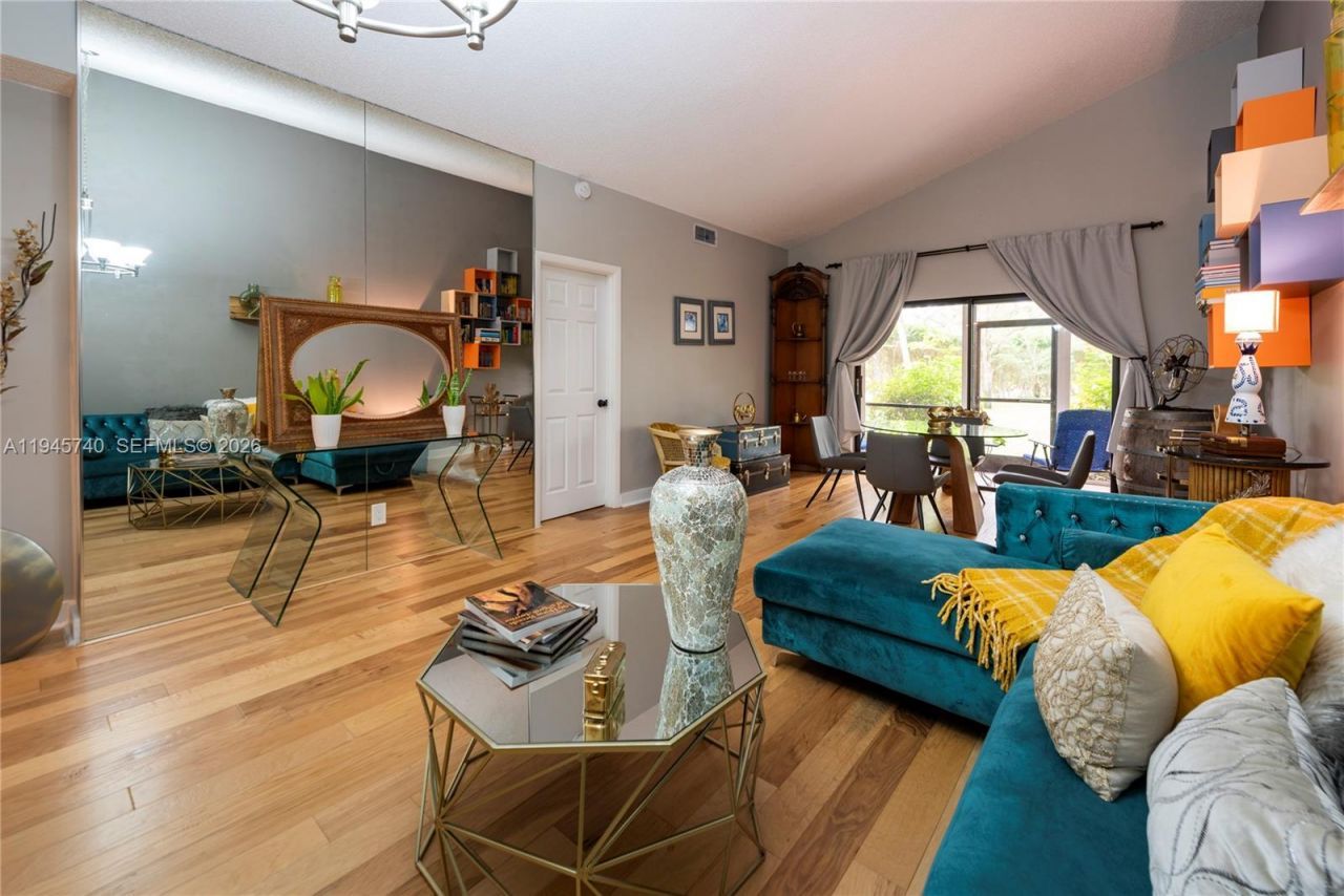 459 Lakeview Dr, Unit 1, Weston, FL 33326 Photo