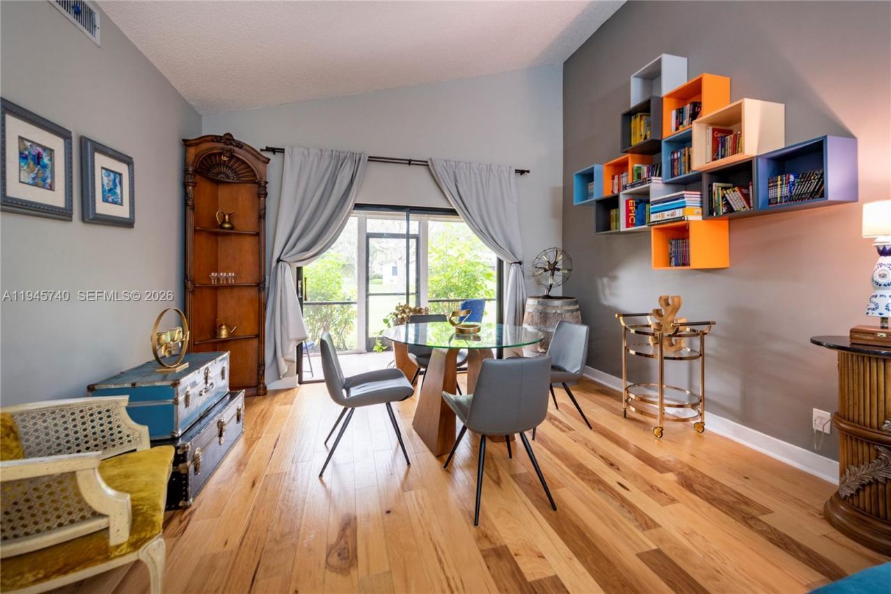 459 Lakeview Dr, Unit 1, Weston, FL 33326 Photo