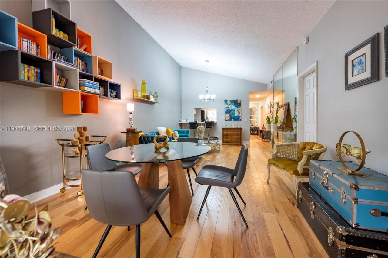 459 Lakeview Dr, Unit 1, Weston, FL 33326 Photo