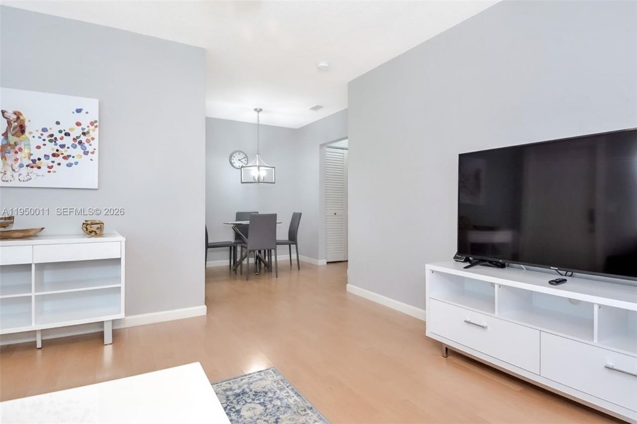 1015 SW 30th St, Unit 1015, Fort Lauderdale, FL 33315 Photo