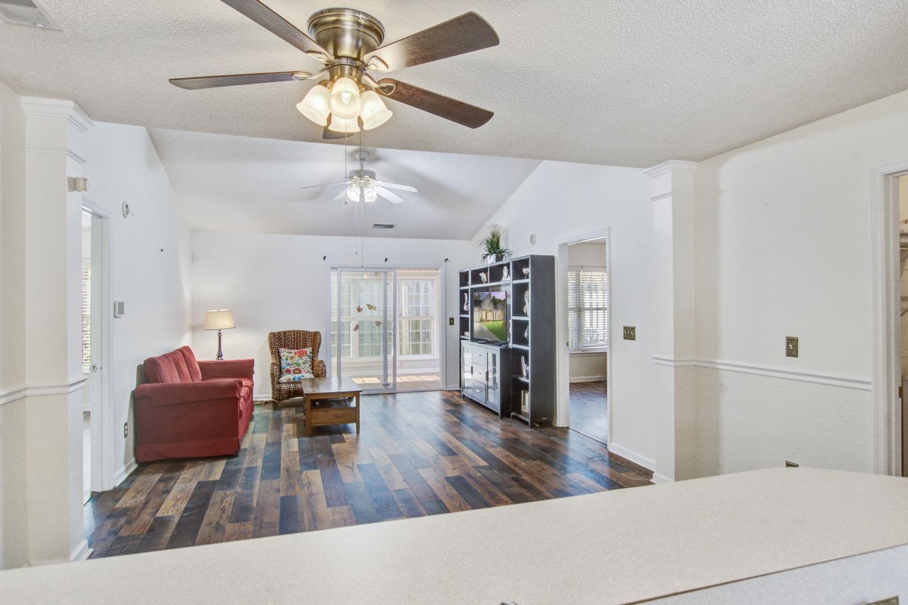 317 Dupont Way Photo 17