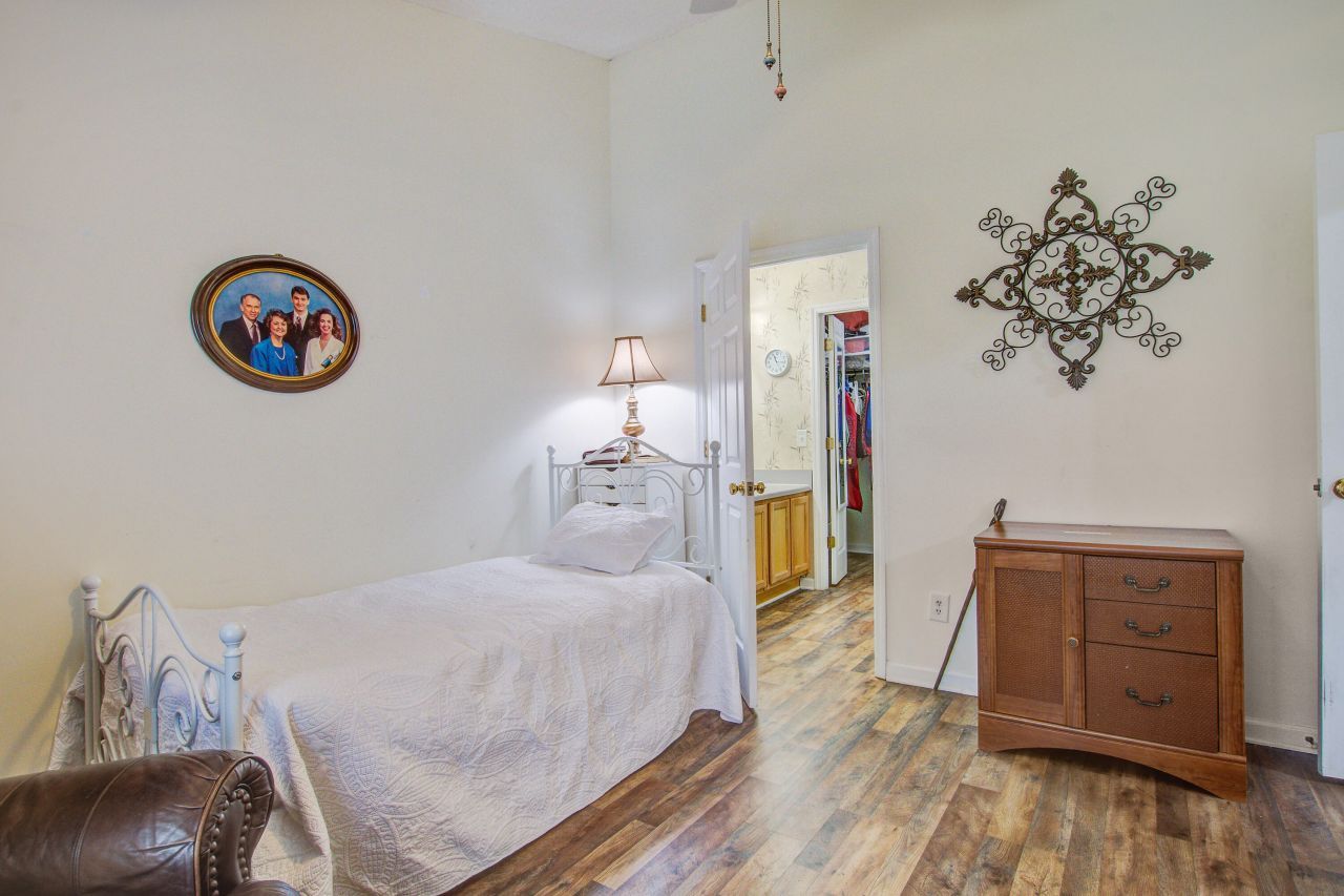 317 Dupont Way Photo 20